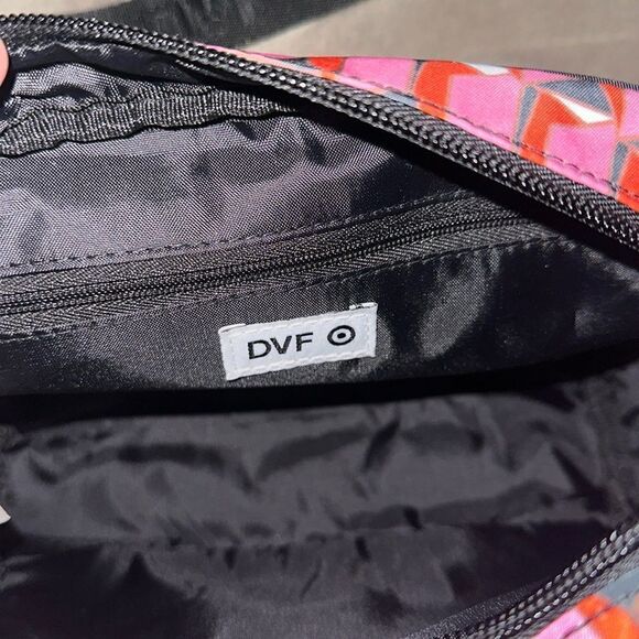 DVF x Target Modern Geo Black Pink Red Navy White Nylon Camera Crossbody Bag - Picture 10 of 13